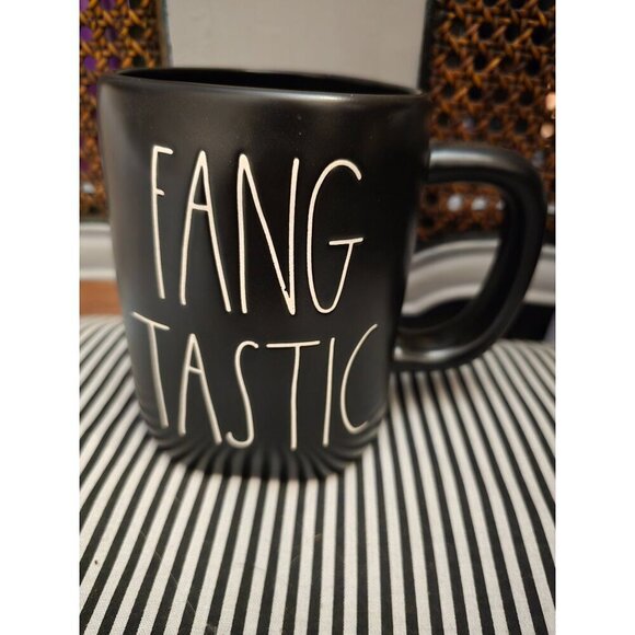 NWT Rae Dunn Fangtastic Vampire Halloween Mug Black 2021 - Picture 2 of 10
